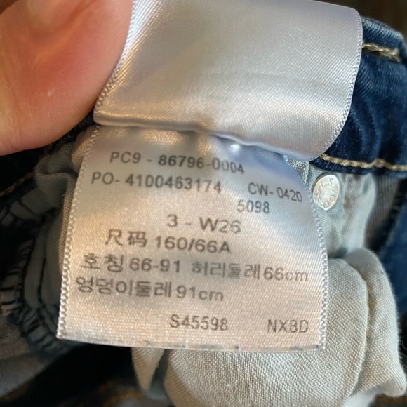 Signature Levi Strauss Mom Jeans Size 26 Distressed Raw Hem Medium Wash - Picture 6 of 7